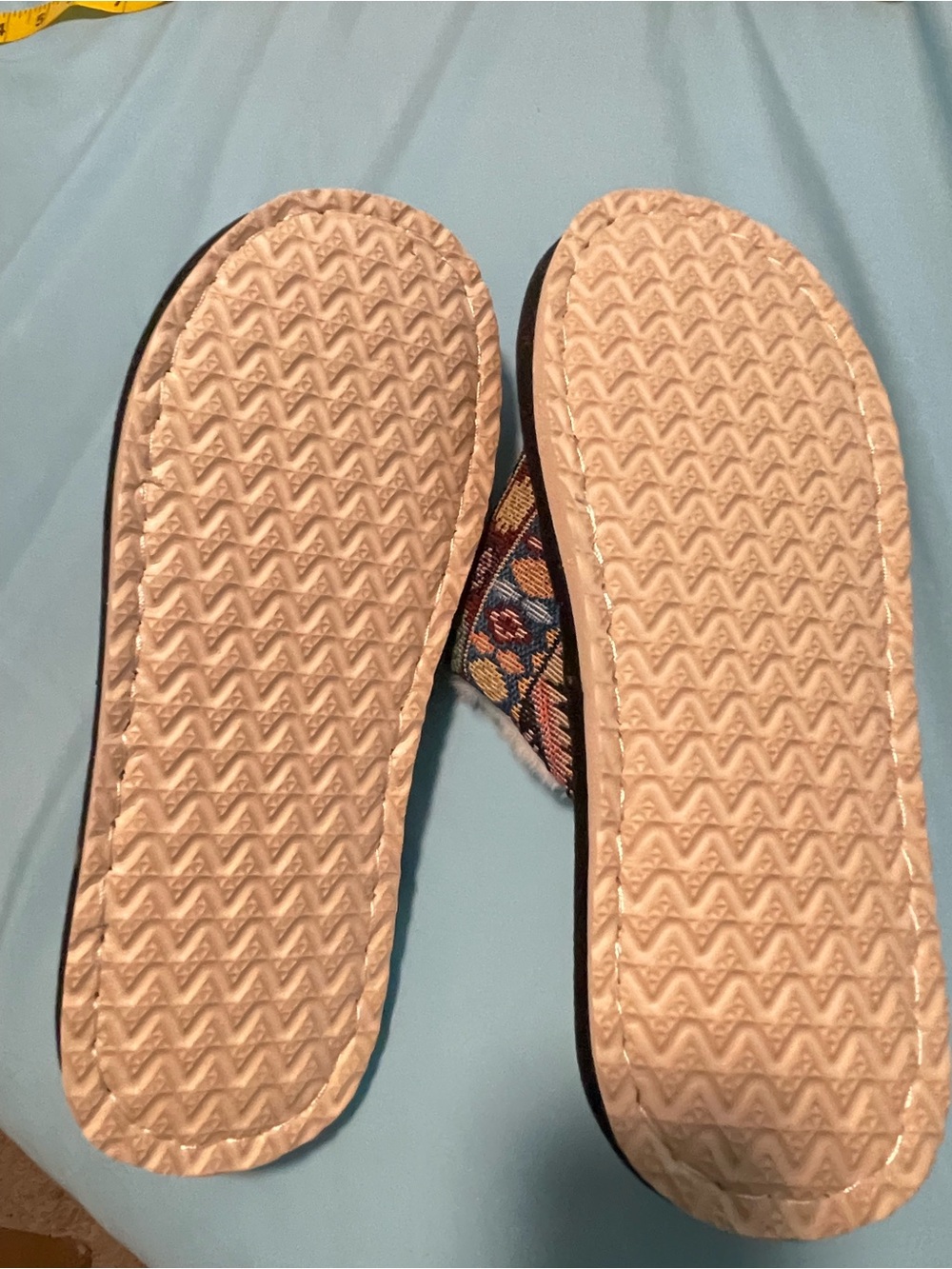 Women's Multicolor Patterned Slip-On Slippers with White Plush Lining - Picture 2 of 4